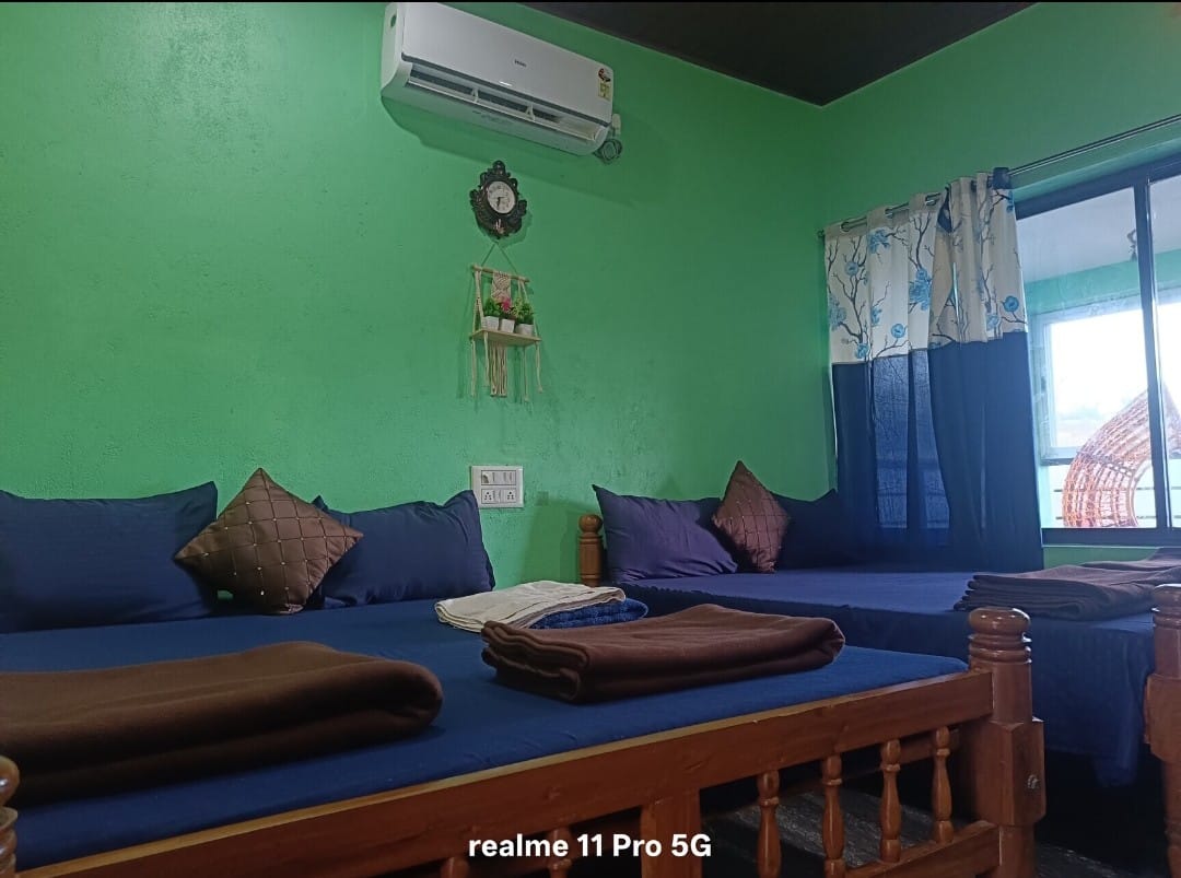 Sunrise Suite (Deluxe Beach Stay)