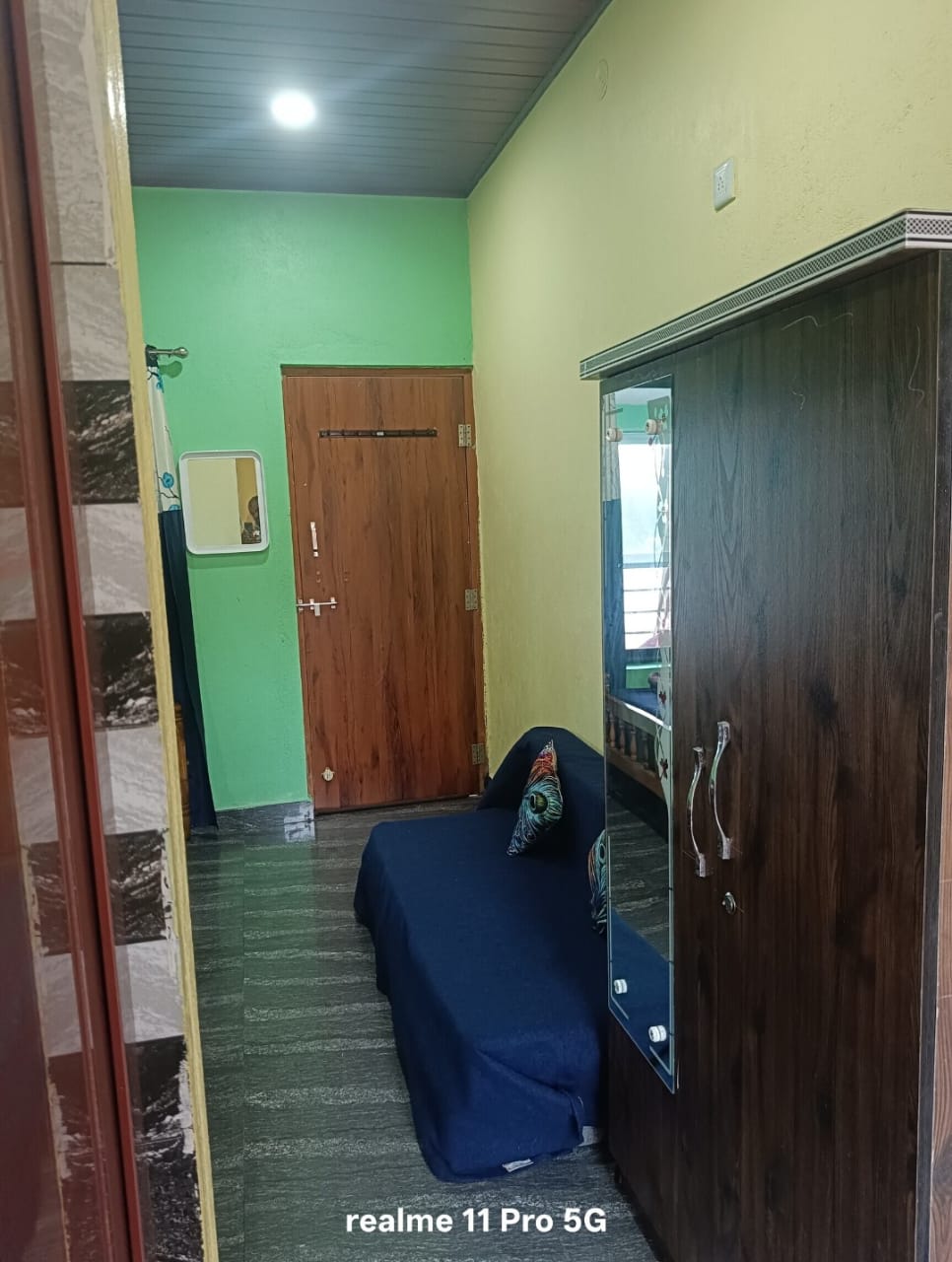 Clean Bathroom Facilities